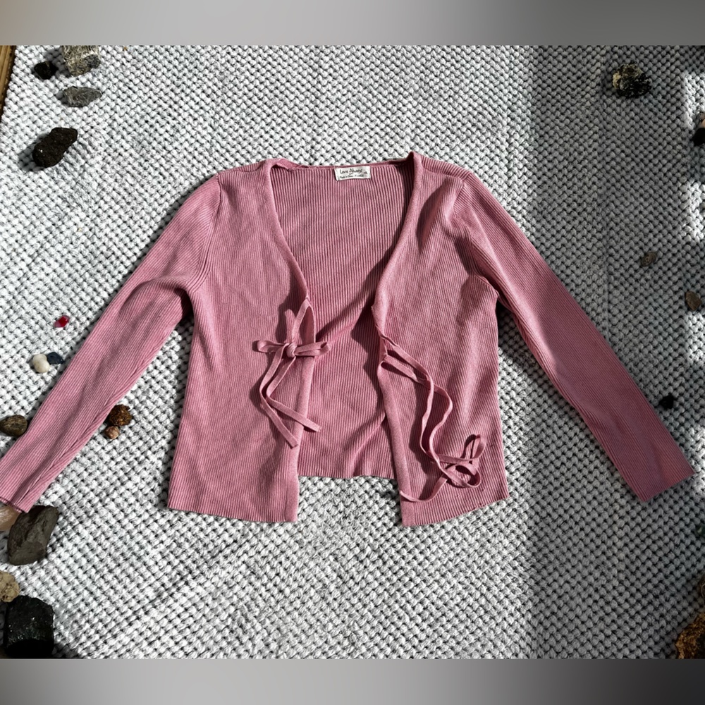 Pink ribbed cardigan with ties